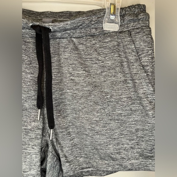 Joe Fresh Womens Active Shorts - Picture 2 of 4